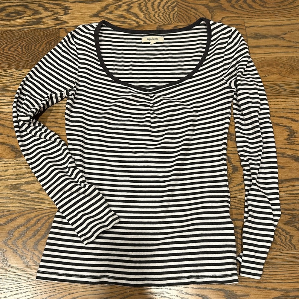 Madewell striped v-neck long-sleeve shirt, sz small